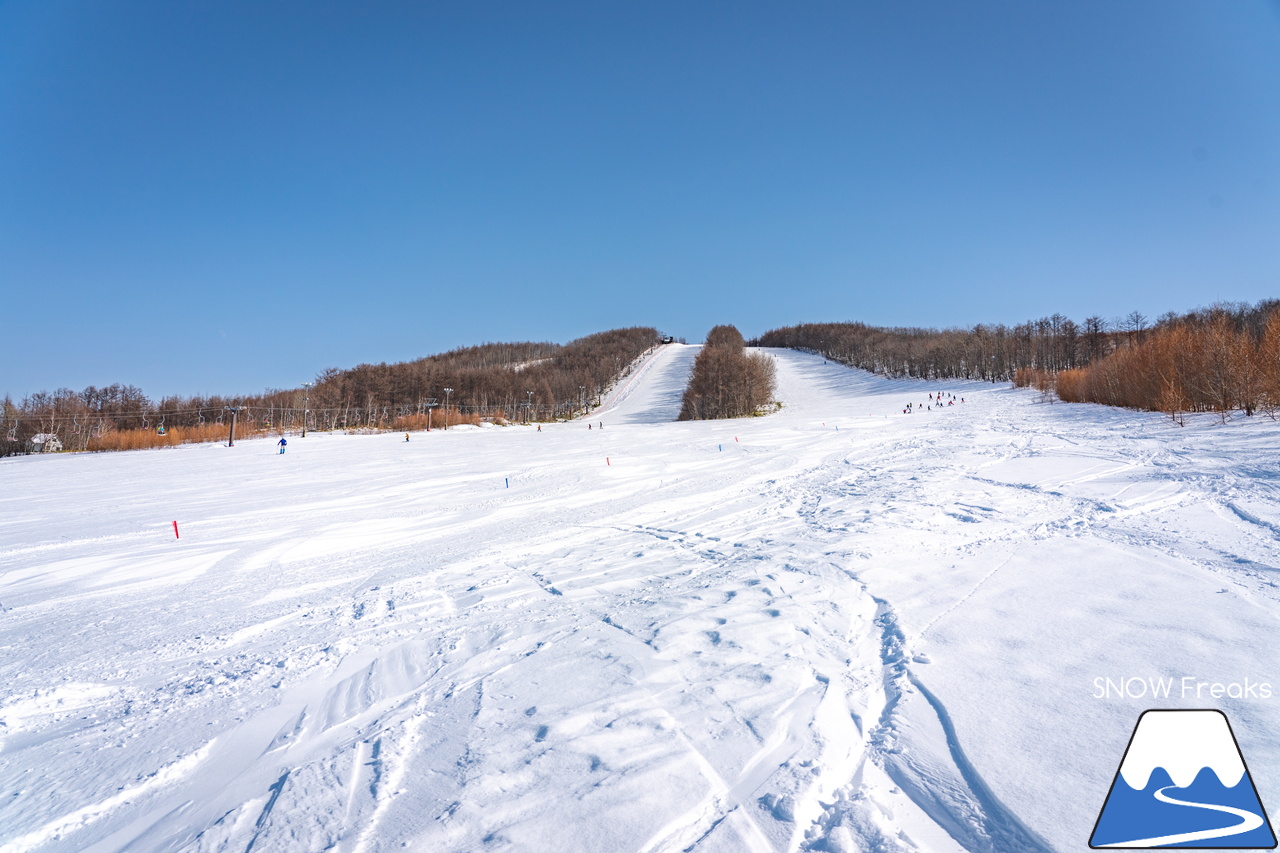 斜里町ウナベツスキー場｜オホーツク海を埋め尽くす真っ白な流氷を見ながら滑る。このエリアならではの滑走体験を楽しみましょう！